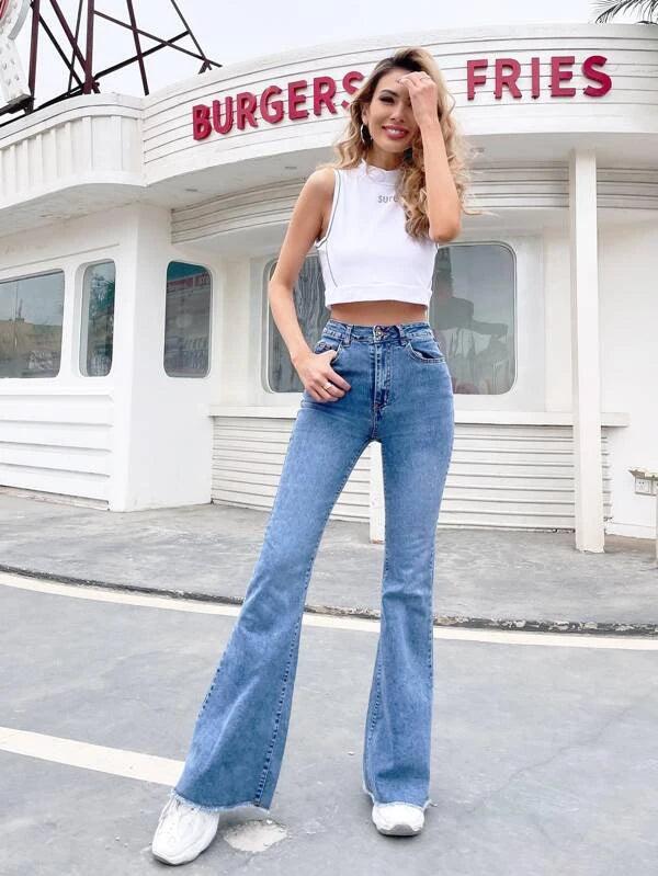 SHEIN Frenchy Jean évasé avec ourlet effiloché