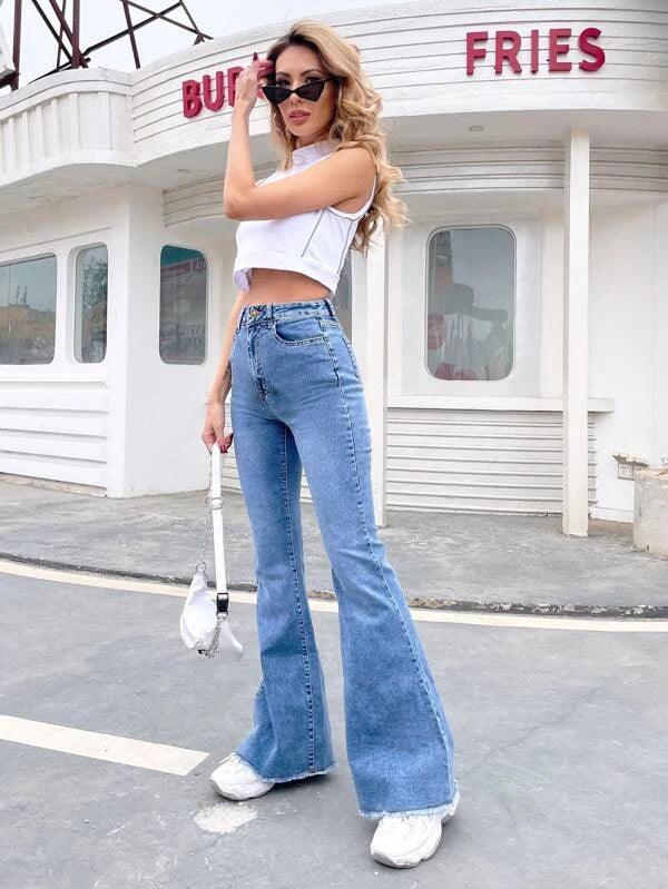 SHEIN Frenchy Jean évasé avec ourlet effiloché
