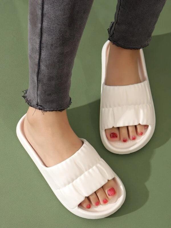 Shein BCBG blanc Pantoufles pour en relief géométrique à bande unique EVA Pantoufles - GlamShopTN
