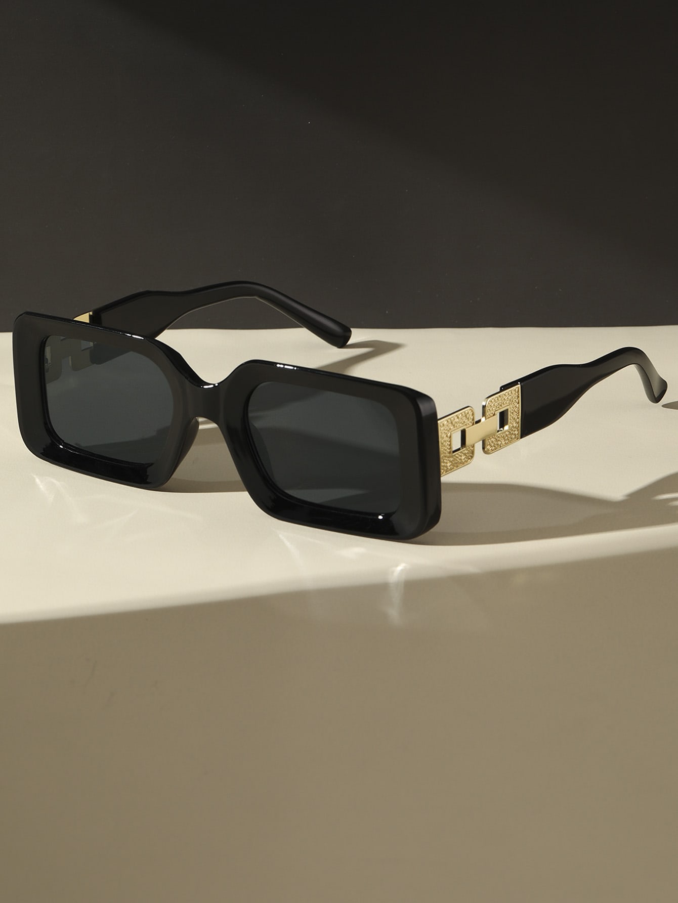 Shein 1 pièce Élégantes lunette de soleil à monture carrée