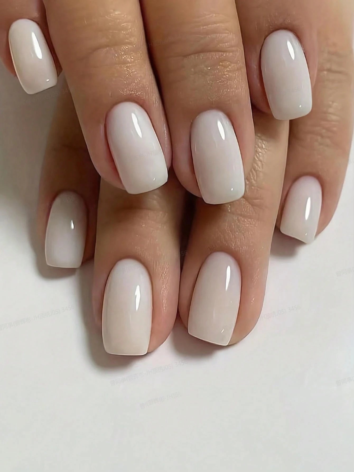 24 pièces ongles faux carré brillants de taille moyenne, blanc laiteux pressé sur les ongles, colle unicolore sur les ongles, ongles faux de style minimaliste, adapté pour un port quotidien par les femmes et les filles Tunisie