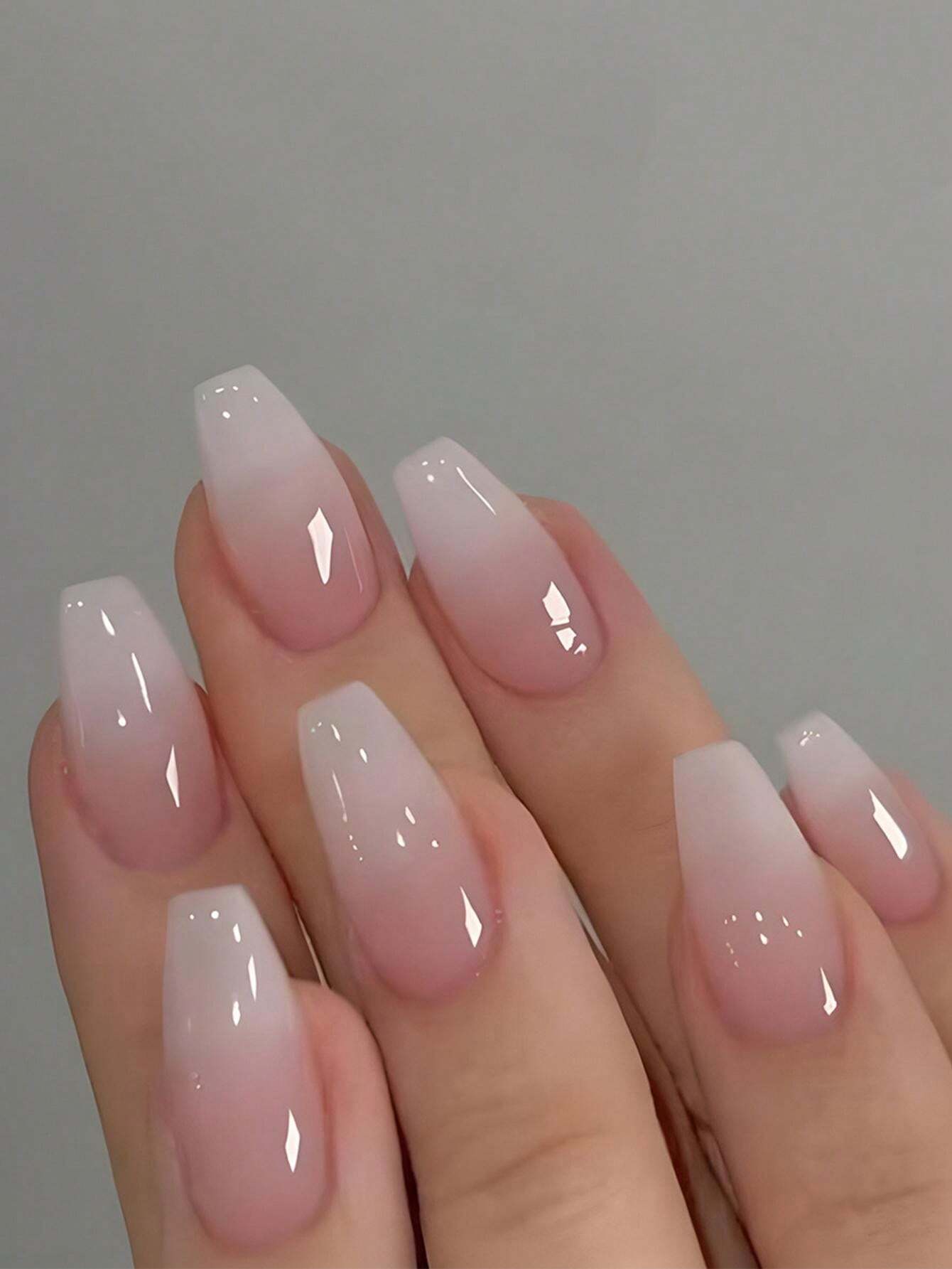 24 pièces Faux ongles courts dégradé rose et nude pour des filles adolescents de style ballet + 1 pièce colle gelée + 1 pièce lime à ongles, ongles pressés, fournitures pour les ongles