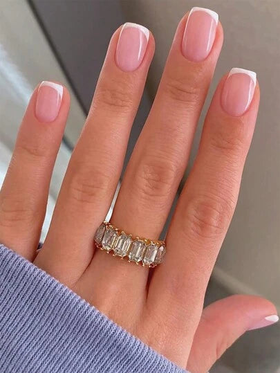 24-pieces-ongles-faux-carre-brillants-de-taille-moyenne-blanc-laiteux-presse-sur-les-ongles-colle-unicolore-sur-les-ongles-ongles-faux-de-style-minimaliste-adapte-pour-un-port-quotidien-par-les-femmes-et-les-filles-copy Tunisie