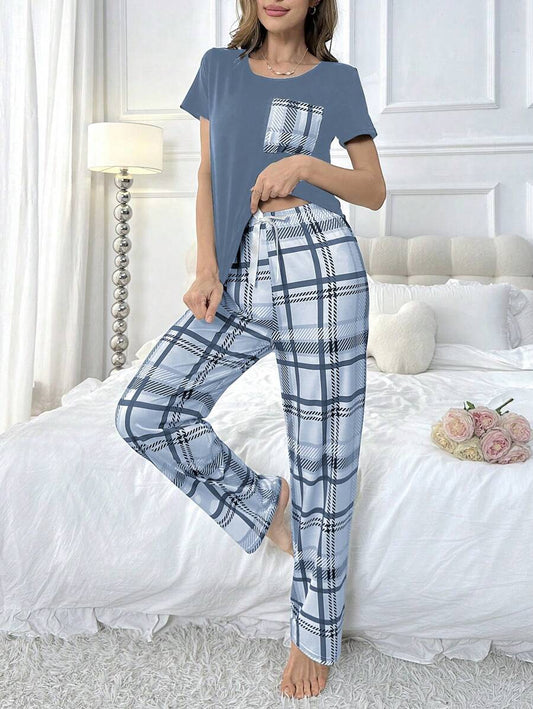 Ensemble pyjama pour femmes avec haut à manches courtes et pantalon à carreaux bleus