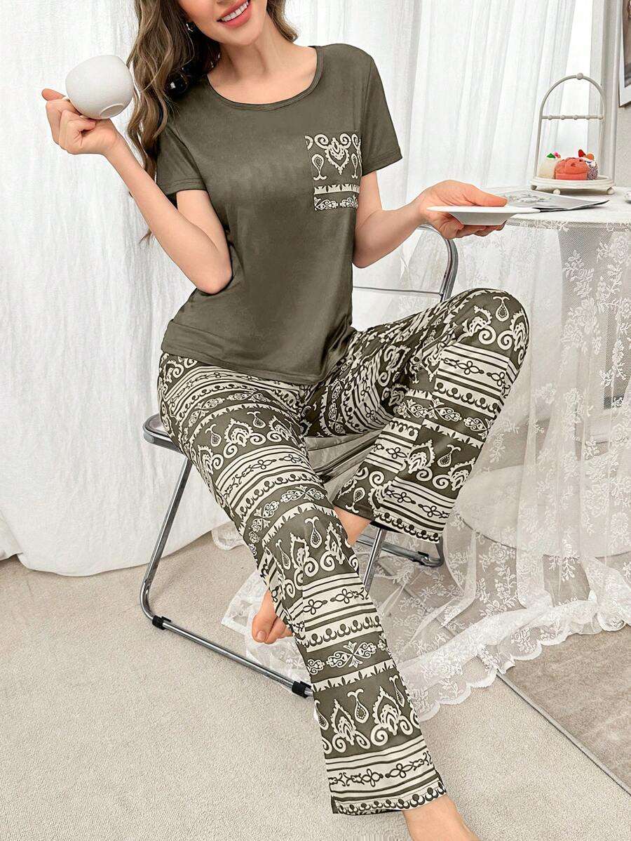 2 pièces Ensemble de pyjama avec haut à manches courtes et pantalon imprimé de poche en couleurs contrastée