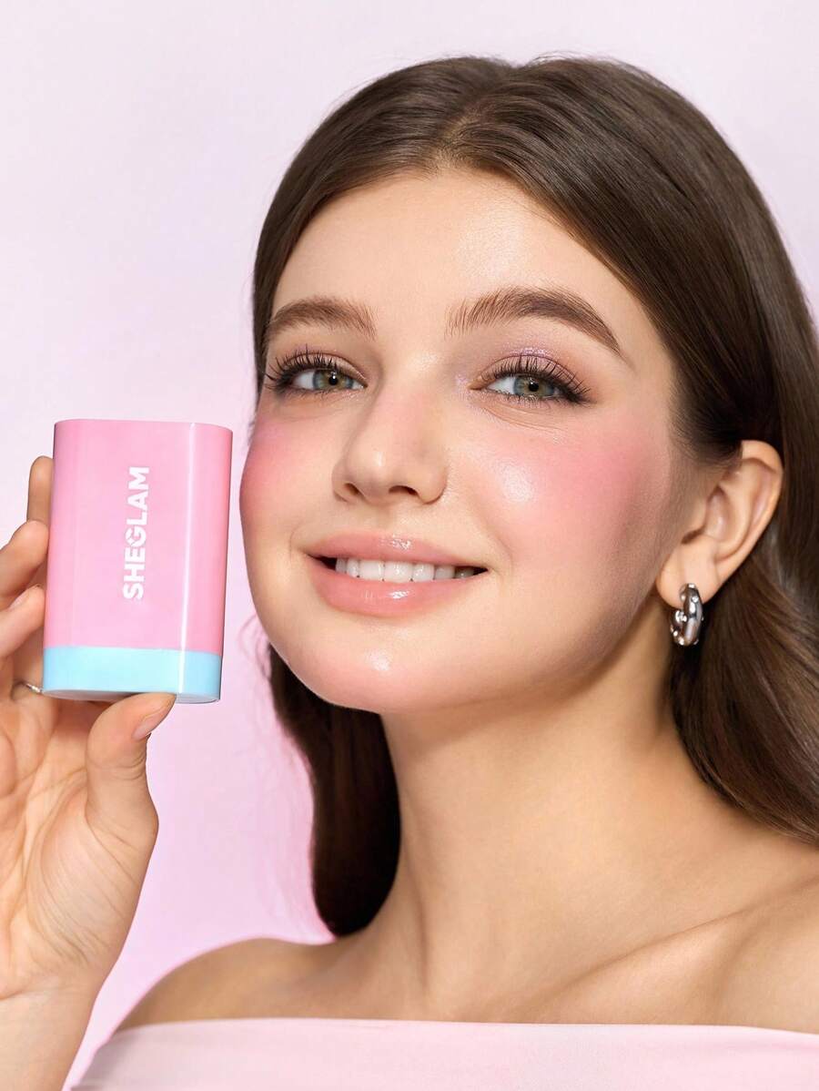 SHEGLAM Glass Glow Blush En Stick-Brisk Babe Rare,Rouge Marque Beauté Visage Maquillage CosméTique Pour Femmes Filles Parfait Pour Hiver IdéAl Pour Y2K ÉLéGant Mode Adapté Pour Anniversaire Cadeau FêTe PrêT Meilleure Couleur