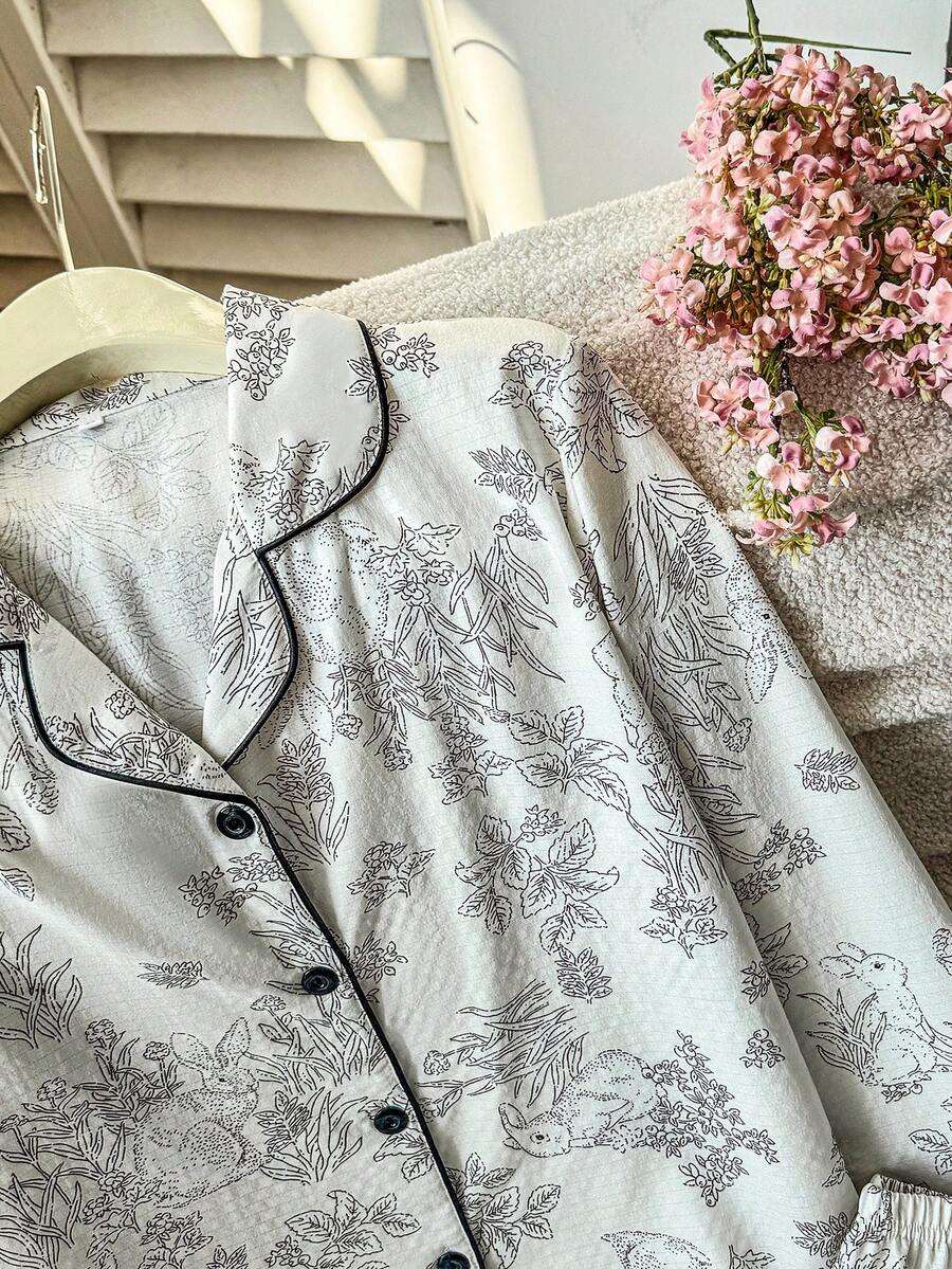 Ensemble de pyjama 3 pièces avec haut à manches longues, short et pantalon imprimé de fleurs et de lapin froissé. Ensemble de pyjama doux, vêtements d'hiver vintage pour femmes
