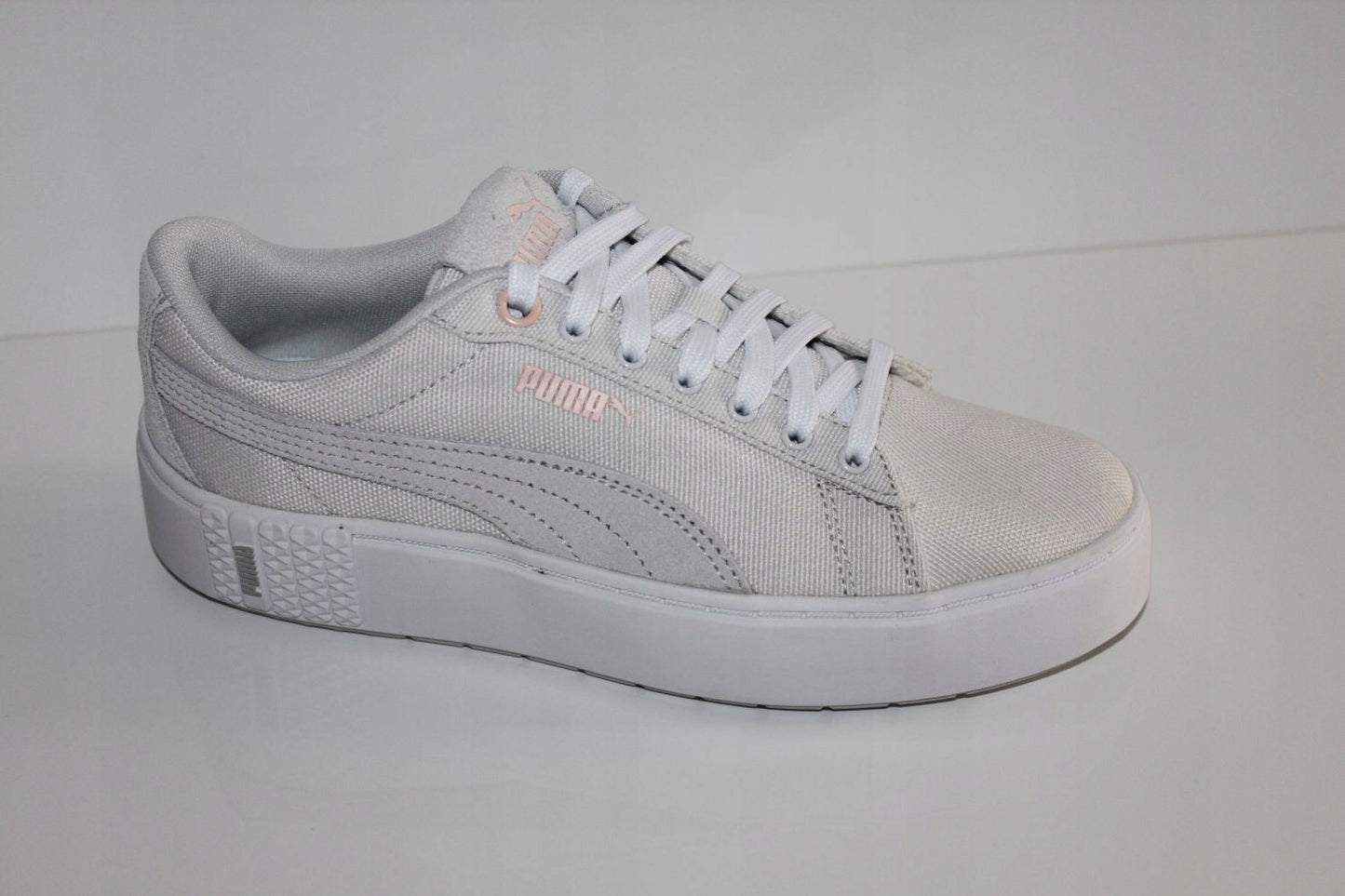 PUMA SMASH PLATFORM V2